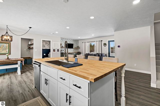 1397 SE Riley Road, Kalkaska, MI 49646