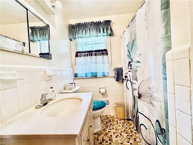 1504 Chestnut AVE, Chesapeake, VA 23325