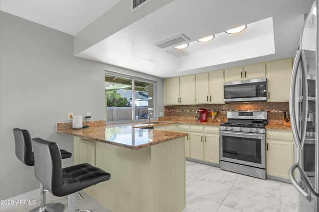 3001 W YUCCA Street, Phoenix, AZ 85029