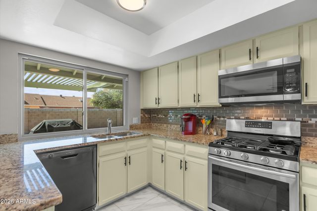 3001 W YUCCA Street, Phoenix, AZ 85029