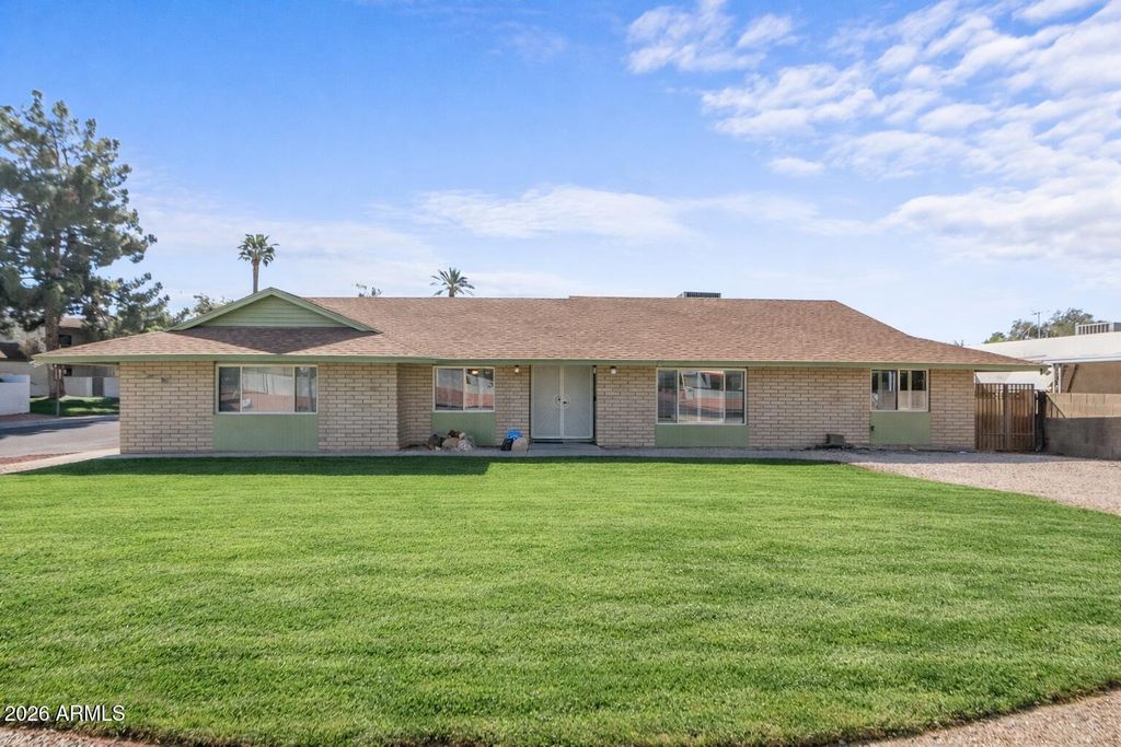 3001 W YUCCA Street, Phoenix, AZ 85029