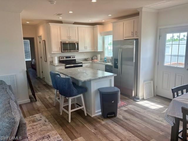 302 Shoreland DR, Fort Myers, FL 33905