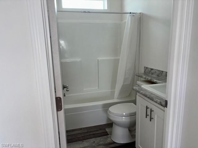 302 Shoreland DR, Fort Myers, FL 33905