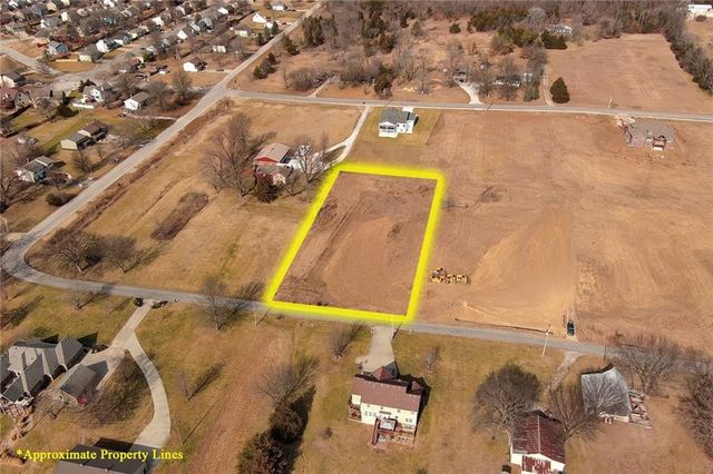 2104 Limit Street, Leavenworth, KS 66048