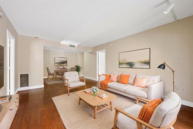 4156 Inverrary Drive 210, Lauderhill, FL 33319