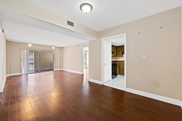 4156 Inverrary Drive 210, Lauderhill, FL 33319
