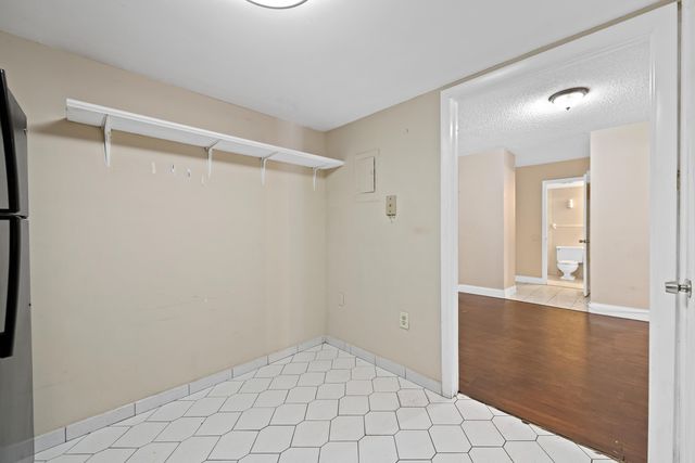 4156 Inverrary Drive 210, Lauderhill, FL 33319