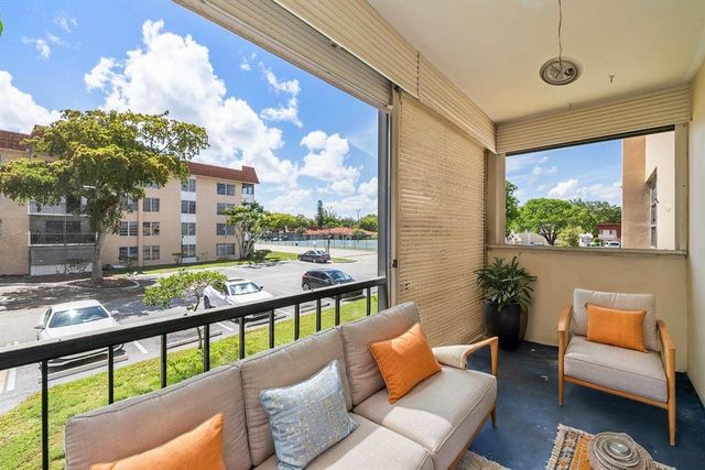 4156 Inverrary Drive 210, Lauderhill, FL 33319
