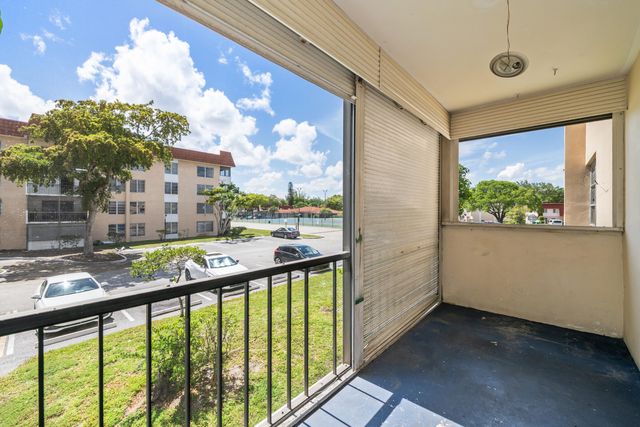 4156 Inverrary Drive 210, Lauderhill, FL 33319