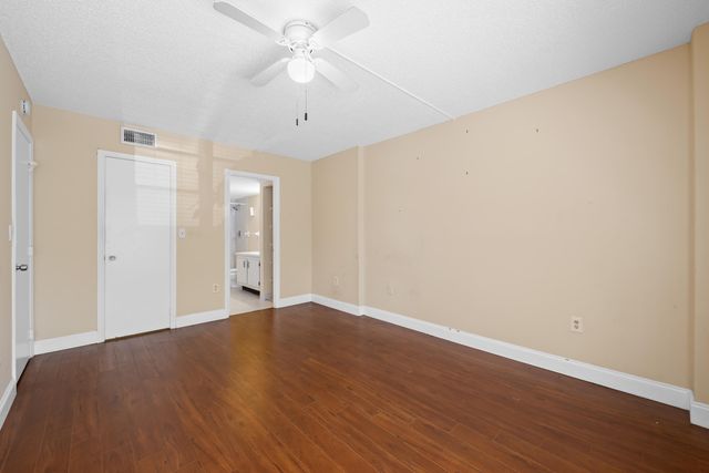 4156 Inverrary Drive 210, Lauderhill, FL 33319