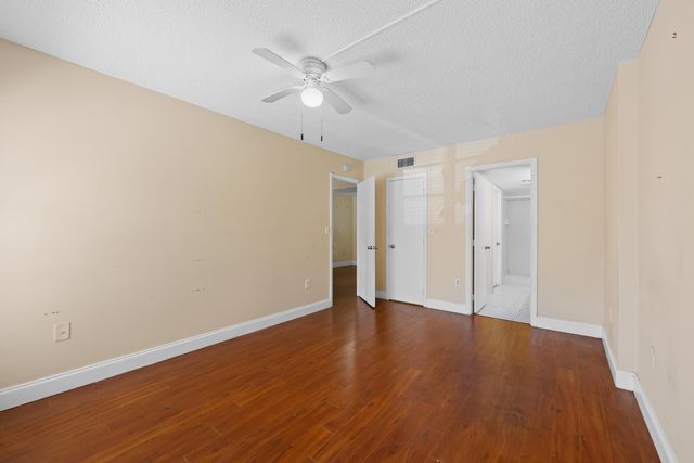 4156 Inverrary Drive 210, Lauderhill, FL 33319