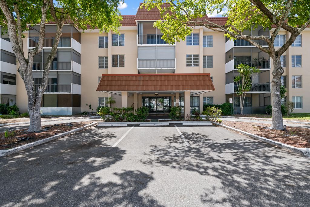 4156 Inverrary Drive 210, Lauderhill, FL 33319