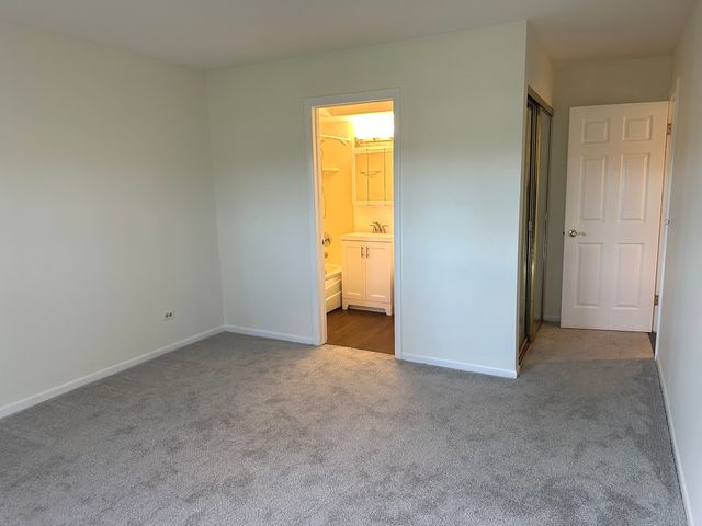 2331 Ogden Avenue 4, Downers Grove, IL 60515