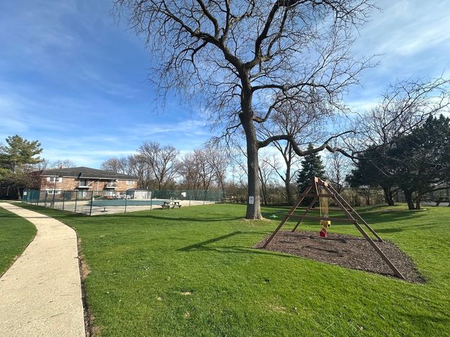 2331 Ogden Avenue 4, Downers Grove, IL 60515