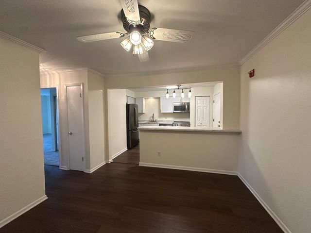 2331 Ogden Avenue 4, Downers Grove, IL 60515