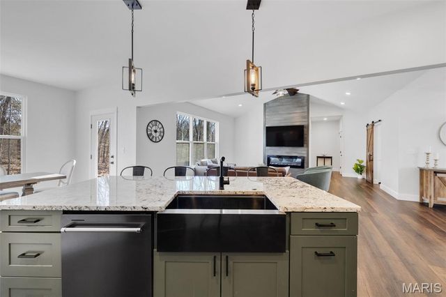 5601 Forest Drive, Hillsboro, MO 63050