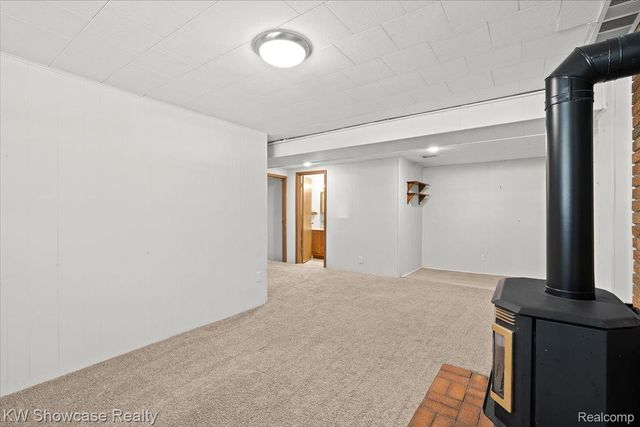 2370 Roselawn Street, Wolverine Lake Village, MI 48390