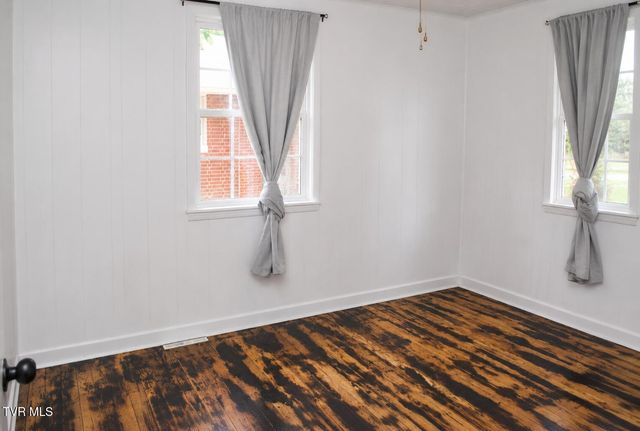 1528 East Sevier Avenue, Kingsport, TN 37664