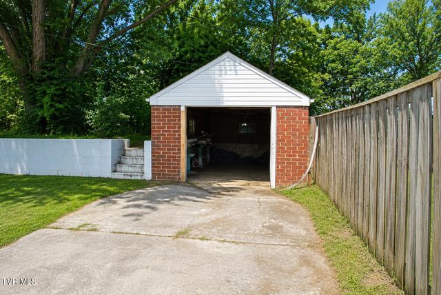 1528 East Sevier Avenue, Kingsport, TN 37664