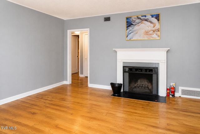1528 East Sevier Avenue, Kingsport, TN 37664