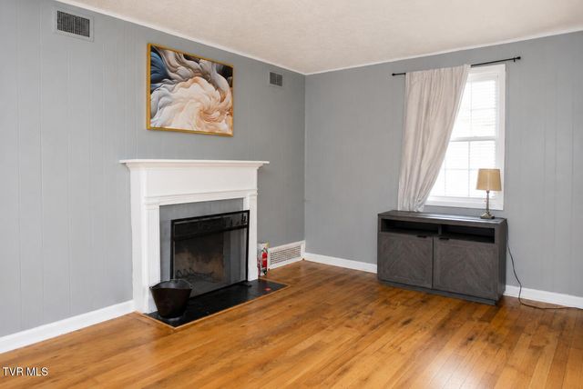 1528 East Sevier Avenue, Kingsport, TN 37664