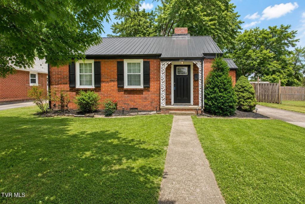 1528 East Sevier Avenue, Kingsport, TN 37664