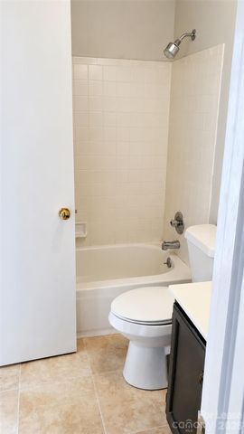 2557 Stockbridge Drive B, Charlotte, NC 28210