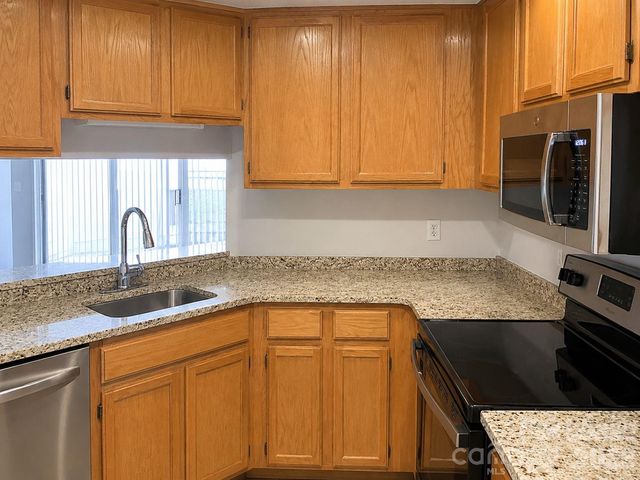 2557 Stockbridge Drive B, Charlotte, NC 28210