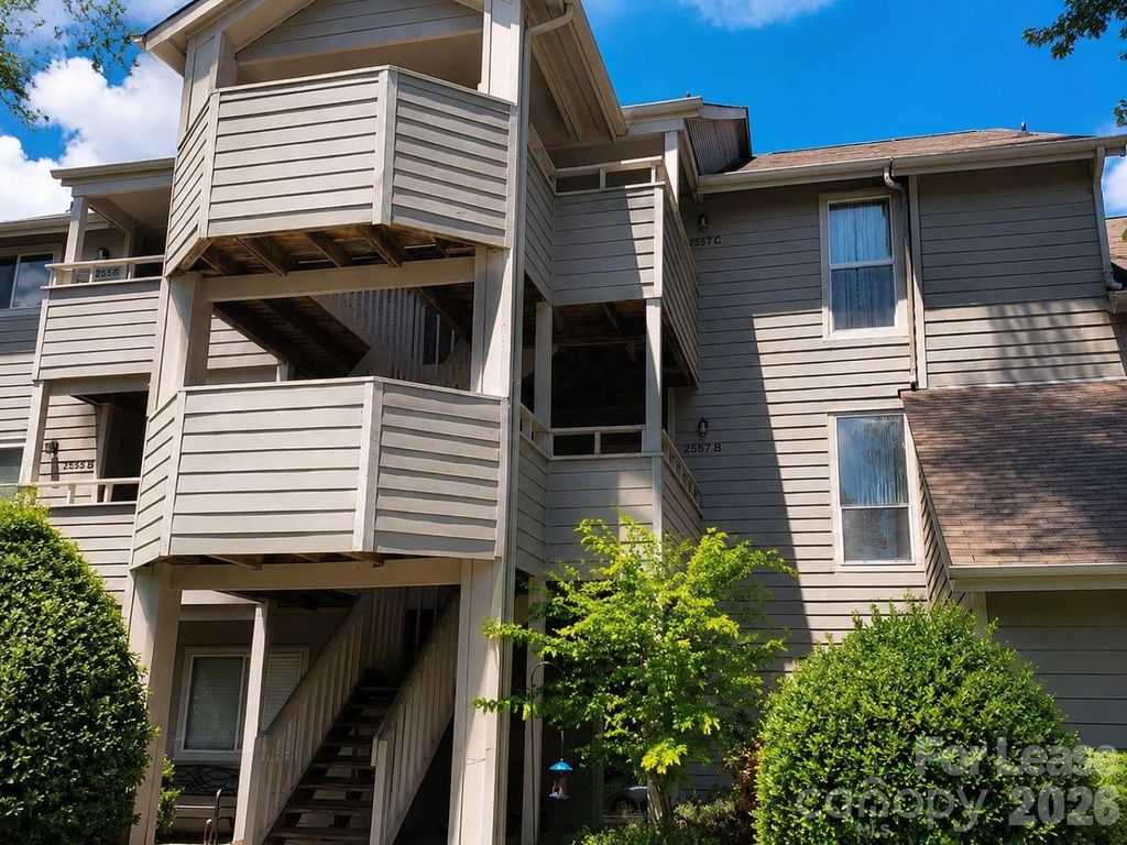 2557 Stockbridge Drive B, Charlotte, NC 28210