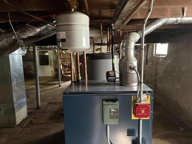 52 Carpenter St, Seekonk, MA 02771