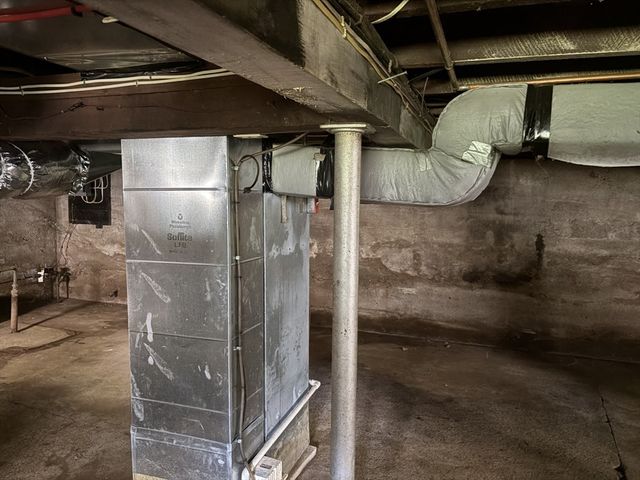 52 Carpenter St, Seekonk, MA 02771