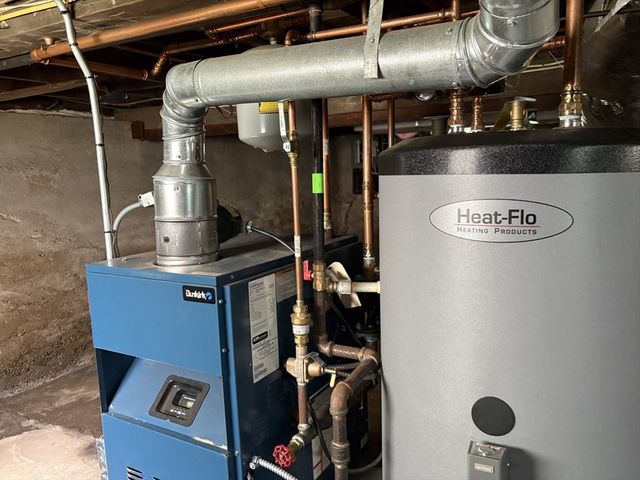 52 Carpenter St, Seekonk, MA 02771