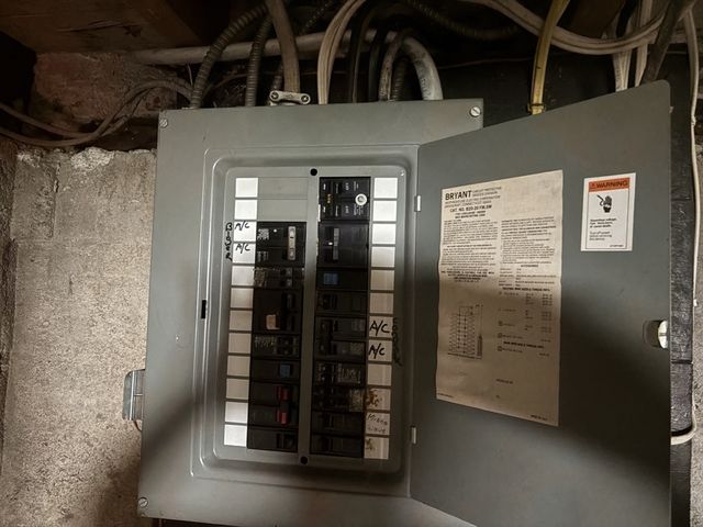 52 Carpenter St, Seekonk, MA 02771