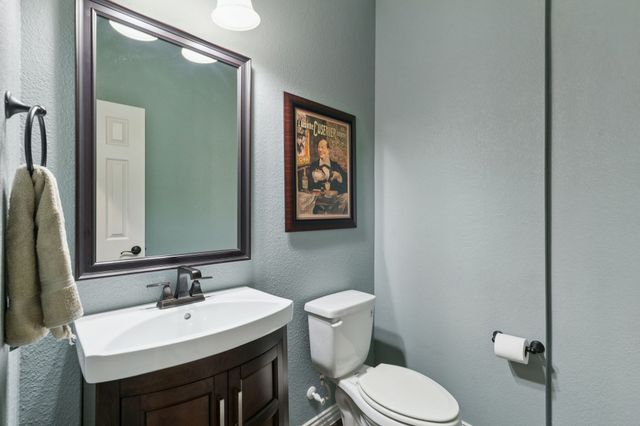 139 Las Colinas Trail, Cross Roads, TX 76227