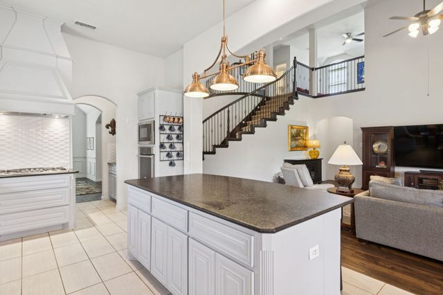 139 Las Colinas Trail, Cross Roads, TX 76227