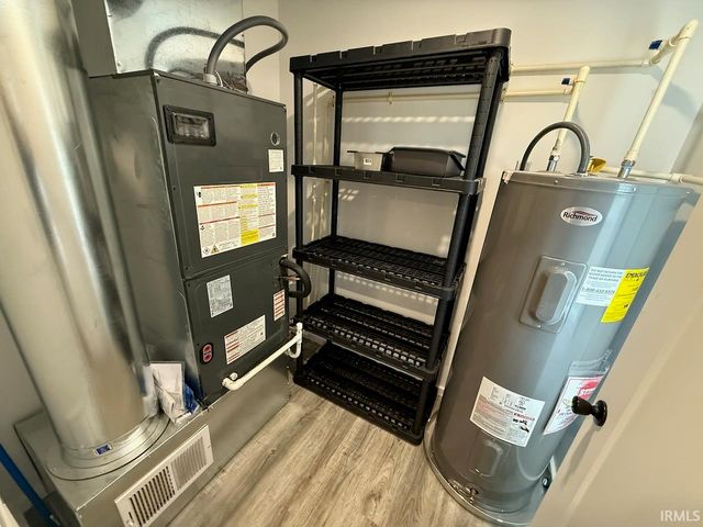 1061 E 600 S, Fort Branch, IN 47648