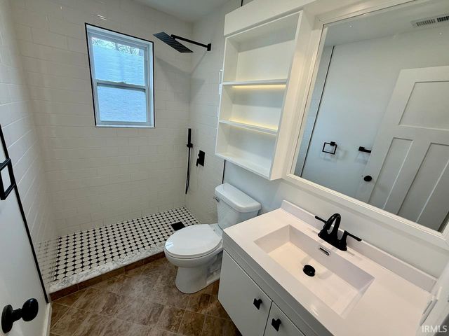 1061 E 600 S, Fort Branch, IN 47648