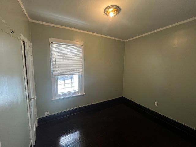 6916 S Lowe Avenue, Chicago, IL 60621