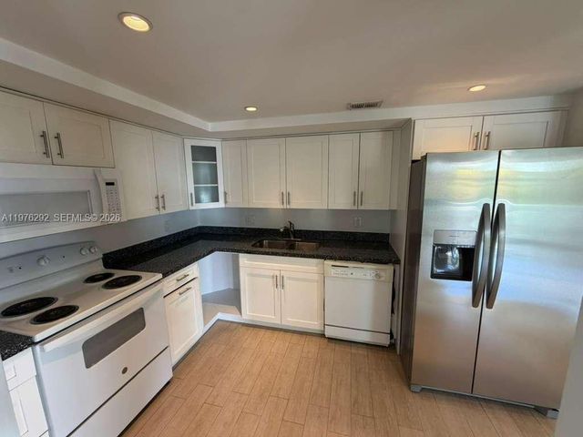 919 Hillcrest Dr 314, Hollywood, FL 33021