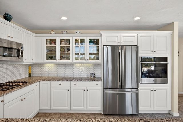 12 Prower Lndg 12, Plymouth, MA 02360