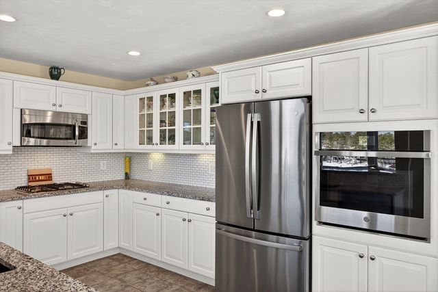 12 Prower Lndg 12, Plymouth, MA 02360