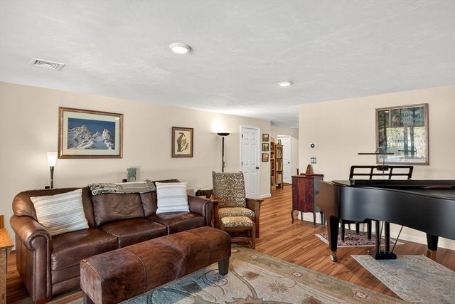 12 Prower Lndg 12, Plymouth, MA 02360