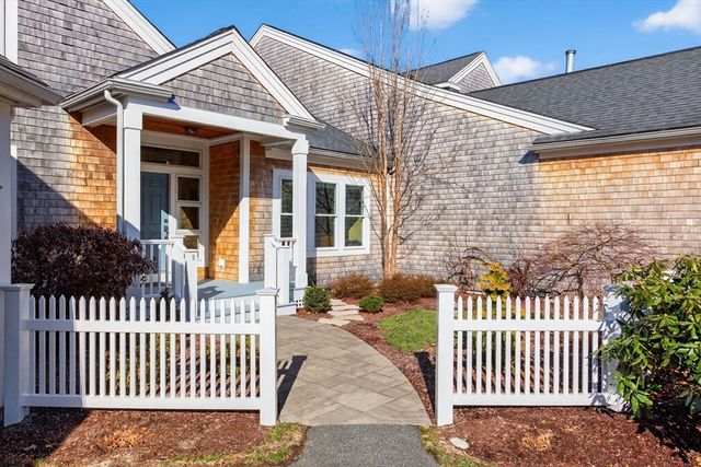 12 Prower Lndg 12, Plymouth, MA 02360