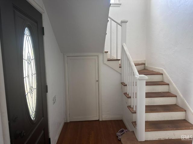 2131 1st Street, Bakersfield, CA 93304