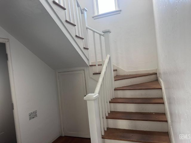 2131 1st Street, Bakersfield, CA 93304