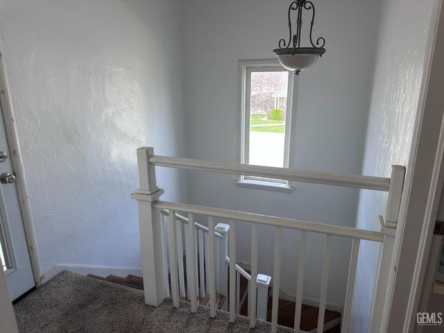 2131 1st Street, Bakersfield, CA 93304