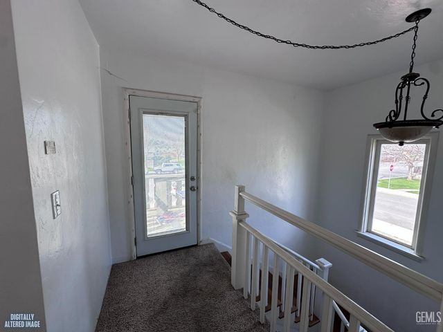 2131 1st Street, Bakersfield, CA 93304