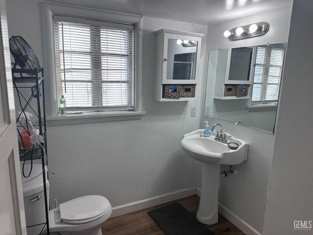 2131 1st Street, Bakersfield, CA 93304