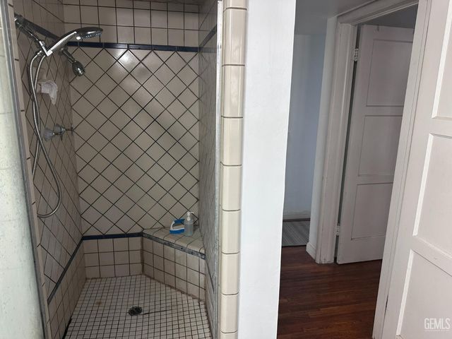 2131 1st Street, Bakersfield, CA 93304