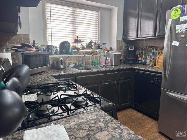 2131 1st Street, Bakersfield, CA 93304